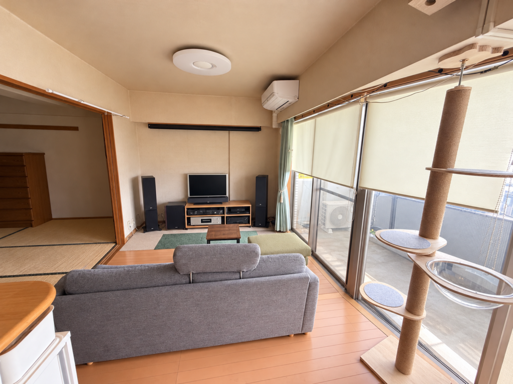 改修前のマンションのリビングと隣接する和室