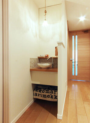 コロナウイルス、インフルエンザ対策リフォーム　玄関横に洗面所を設置しコロナ対策！